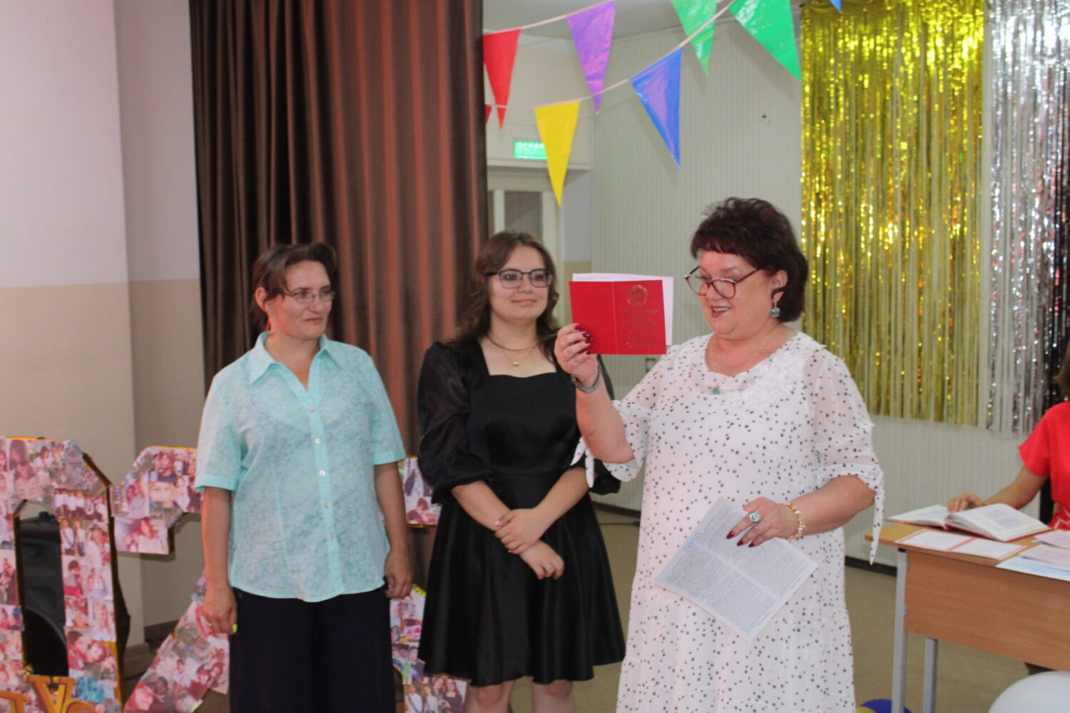 🎉 Последний звонок, экзамены и вручение аттестатов в Христианской СОШ «Наристе» 🎓📚