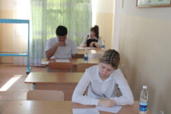 🎉 Последний звонок, экзамены и вручение аттестатов в Христианской СОШ «Наристе» 🎓📚